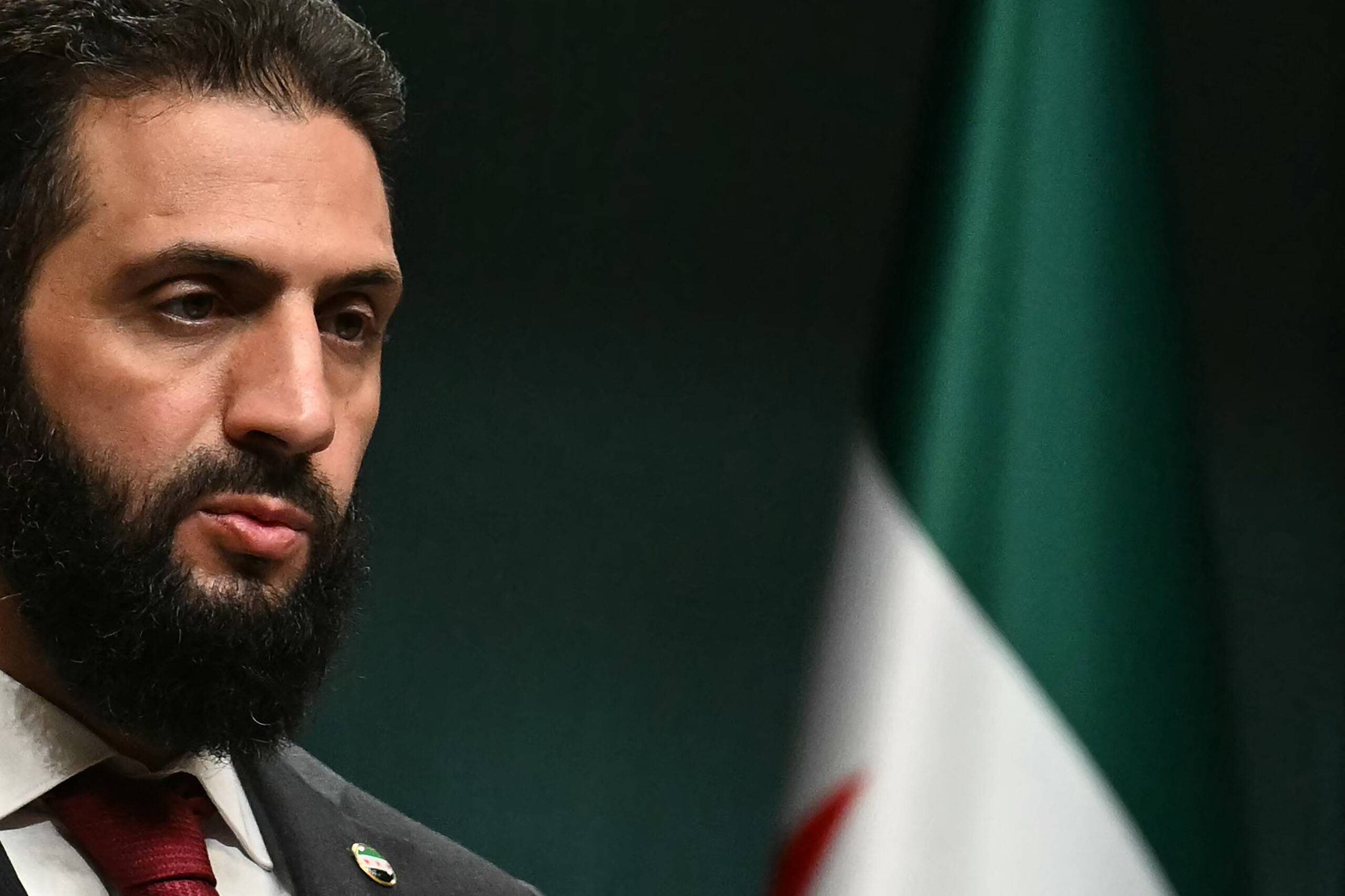 El presidente sirio Ahmed al-Charaa en una rueda de prensa