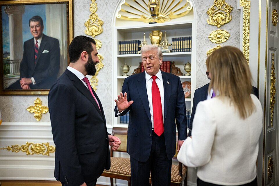 El presidente sirio Ahmed al-Charaa visita al presidente de Estados Unidos Donald Trump